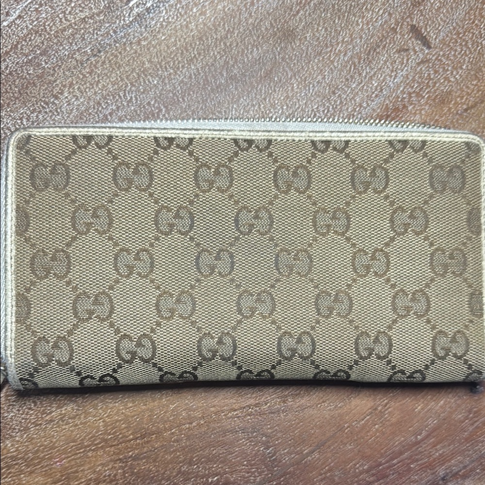 Gucci GG Emblem Brown Zip-Around Wallet - Picture 6 of 16